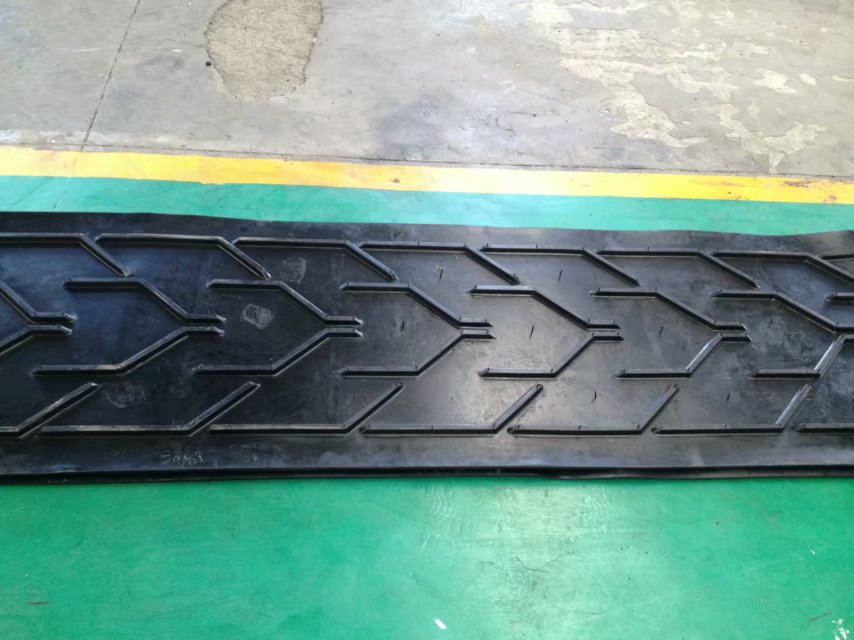 <b>花紋輸送帶的特點和用途</b>